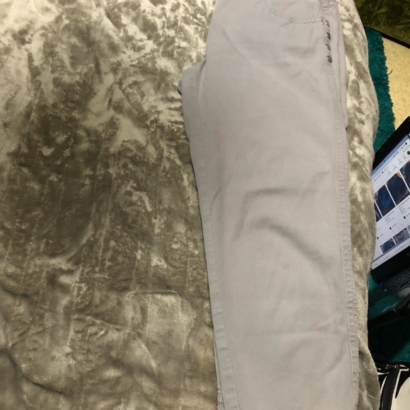 Size 10 LUISA CERANO capri pants - Picture 2 of 16